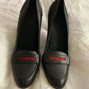 Super stylish Gucci penny loafer pump!